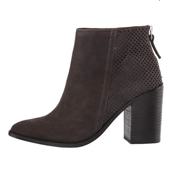 Chic Steve Madden Chunky Heeled Booties - Picture 5 of 8